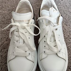 Alexander McQueen White Leather Low-Top Sneakers with Silver Heel